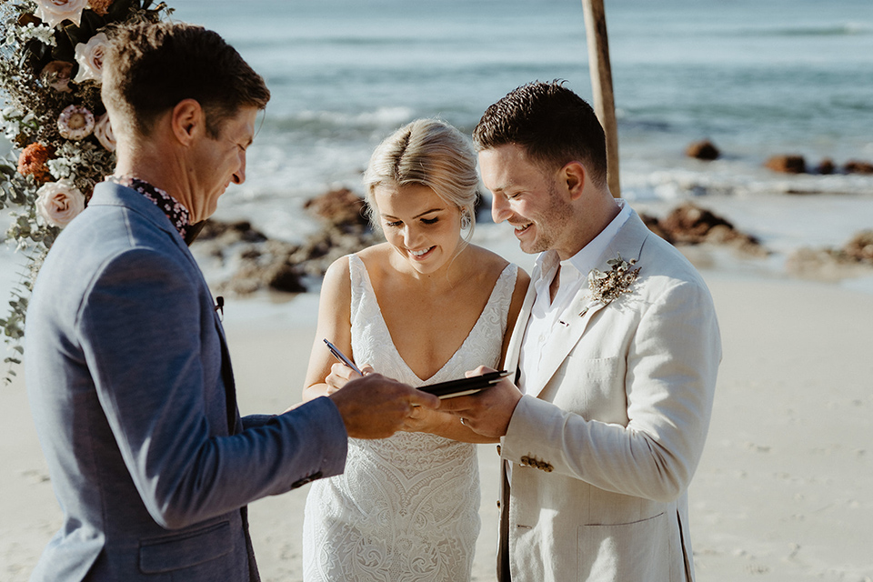 Tweed Coast Weddings - Hitched In Paradise - Benjamin Carlyle Celebrant 